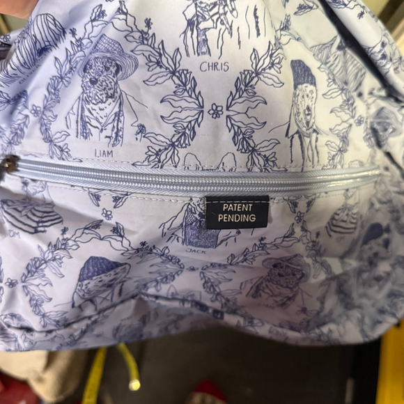 Oliver Thomas Quilted Tote Bag Gray Dog Print Lined Zippered Tote with Pouch - Picture 8 of 8